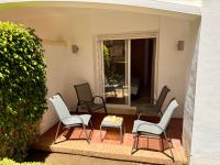 Posezení v ubytování Beautiful luxurious 2 bedroom apartment with a breathtaking view at La Cala Golf