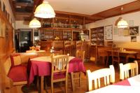 Reštaurácia alebo iné gastronomické zariadenie v ubytovaní Gasthof zur Bruthenne