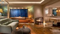 Posezení v ubytování Crowne Plaza Florya Istanbul by IHG