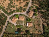 Pohľad z vtáčej perspektívy na ubytovanie Nemorosa Holiday Houses