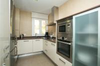 Villas Altos De Marbellaにあるキッチンまたは簡易キッチン