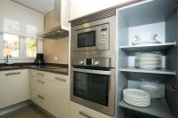 Villas Altos De Marbellaにあるキッチンまたは簡易キッチン