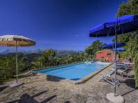 The swimming pool at or close to Gorgeous Apartment with Pool near Sibillini Mountains
