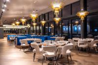 En restaurant eller et andet spisested på Villa within Resort, Umag, Istra