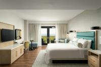 Ein Bett oder Betten in einem Zimmer der Unterkunft Hotel Effie Sandestin Resort, Autograph Collection