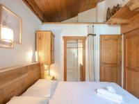 Posteľ alebo postele v izbe v ubytovaní Chalet duplex 3* avec WiFi, parking et animaux acceptés à Chamonix - FR-1-343-171