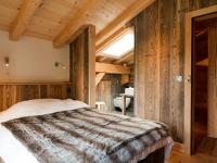 Posteľ alebo postele v izbe v ubytovaní Chalet d'exception à Chamonix avec sauna, cheminée et proximité des pistes skiables - FR-1-343-181