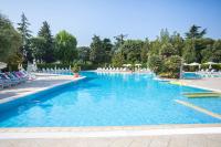 Bazén v ubytovaní Hotel Internazionale Terme alebo v jeho blízkosti