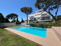 Bazén v ubytovaní Appartement T2 piscine et plage alebo v jeho blízkosti