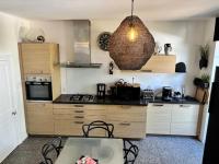 Kuchnia lub aneks kuchenny w obiekcie Maison de charme de 280m2 avec piscine chauffée …