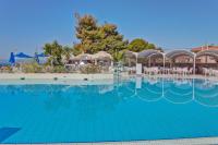 Bazén v ubytování Palmariva Beach Hotel nebo v jeho okolí