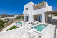 Bazén v ubytovaní White Villas Paros alebo v jeho blízkosti