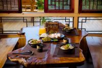 Jídlo v hotelu nebo okolí