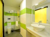 7 Days Inn Fucheng Wu Gongci Gaodeng East Street Binjiang Roadにあるバスルーム