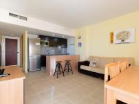 Kuchyňa alebo kuchynka v ubytovaní Apartamento con Tres Piscinas en Santa Margarita, a 1km de la Playa - ES-228-123