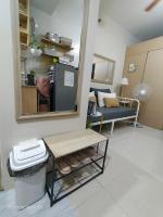 Condo by Bambie near NAIA airportにあるキッチンまたは簡易キッチン
