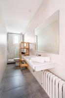 Koupelna v ubytování Big apartment for 15 in the heart of Eixample