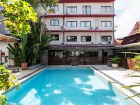 Ibis Styles Cayenne Centre Amazoniaの敷地内または近くにあるプール