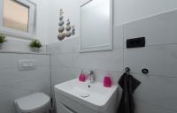 Koupelna v ubytování Apartment in Duce with sea view, terrace, air conditioning, WiFi 3423-6