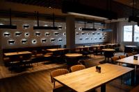 Restaurace v ubytování Garden house on the Vltava riverbank 15 min to Prague