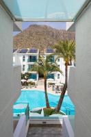 Bazén v ubytovaní MarSenses Puerto Pollensa Hotel & Spa Adults Only alebo v jeho blízkosti