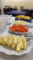 ゲストハウスの敷地内または近くでの食事または食べ物