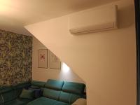 Posedenie v ubytovaní Zielony apartament z widokiem na jezioro
