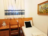 Postel nebo postele na pokoji v ubytování Buena vista y privacidad, villa forestal tranquila y fresca con super piscina 80M2, a 22 minutos de Valencia