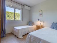 Posteľ alebo postele v izbe v ubytovaní Casa con Piscina, A/A, Wifi, Barbacoa, a 200 m de la Playa - ES-89-75