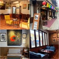 een collage van vier foto's van een restaurant bij Grandma House Prachuap Khiri Khan in Sathani Rot Fai