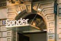 Certifikát, ocenenie alebo iný dokument vystavený v ubytovaní Paseo de Gracia Hotel, Sonder by Marriott Bonvoy