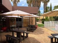 Εστιατόριο ή άλλο μέρος για φαγητό στο Leach Lodge