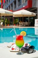 Bazén v ubytování Volley Hotel Istanbul nebo v jeho okolí