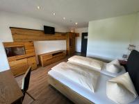Landhotel Löwenにあるベッド