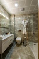 A bathroom at Yildiz Life Hotel