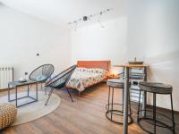 Postel nebo postele na pokoji v ubytování Studio Čipčić-2 by Interhome