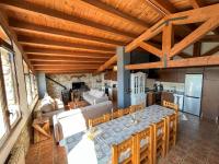 Kuchyň nebo kuchyňský kout v ubytování Mas merolla casa para descanso familiar