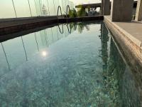 Bazén v ubytování Huge PENTHOUSE with private POOL nebo v jeho okolí