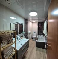 A bathroom at Atico Terraza, Airport-BCN, Puerto-Cruceros