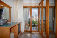 Kuchyň nebo kuchyňský kout v ubytování Datca Kilic Hotel