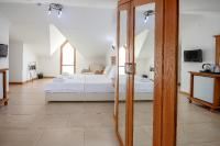 Postel nebo postele na pokoji v ubytování Datca Kilic Hotel