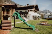 Detský kútik v ubytovaní Dorfcafe Unken Hotelpension sWirtshaus im Dorf