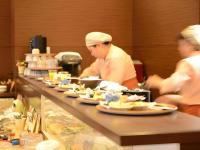 ホテルの敷地内または近くでの食事または食べ物