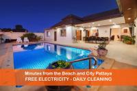 Bazén v ubytování Villa Bos, 5 minutes to the Beach Jomtien, Free electricity nebo v jeho okolí