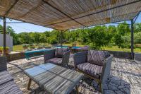Bazén v ubytování Holiday house GARICA nebo v jeho okolí