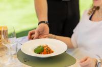 Jídlo v hotelu nebo okolí