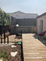 Vonkajšia záhrada v ubytovaní Villa Rose Suite et chambres