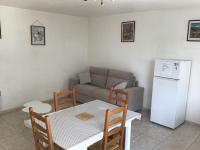 Kuchnia lub aneks kuchenny w obiekcie Appartement avec extérieur et parking gratuit