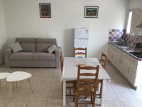 Kuchnia lub aneks kuchenny w obiekcie Appartement avec extérieur et parking gratuit