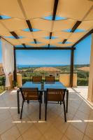 Balkón alebo terasa v ubytovaní Kefalonian Oneira Villas